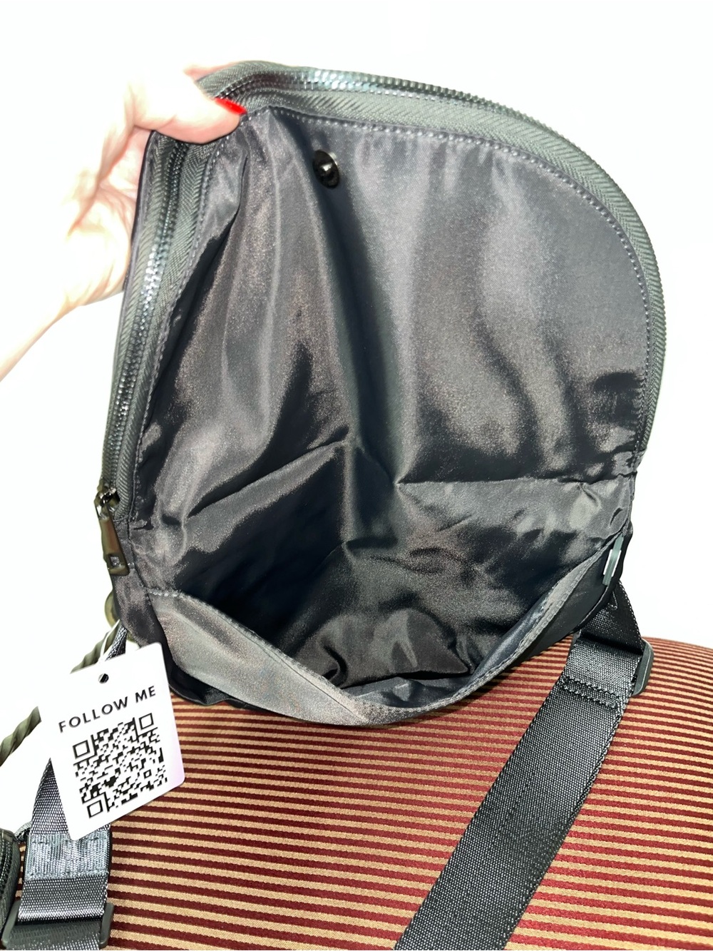 Iris & Rainbow Dark Grey Pockets Full of Hope Crossbody Bag with Coin Wallet - Picture 4 of 10
